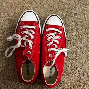 Low red Converse women’s